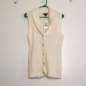 sleeveless sweater